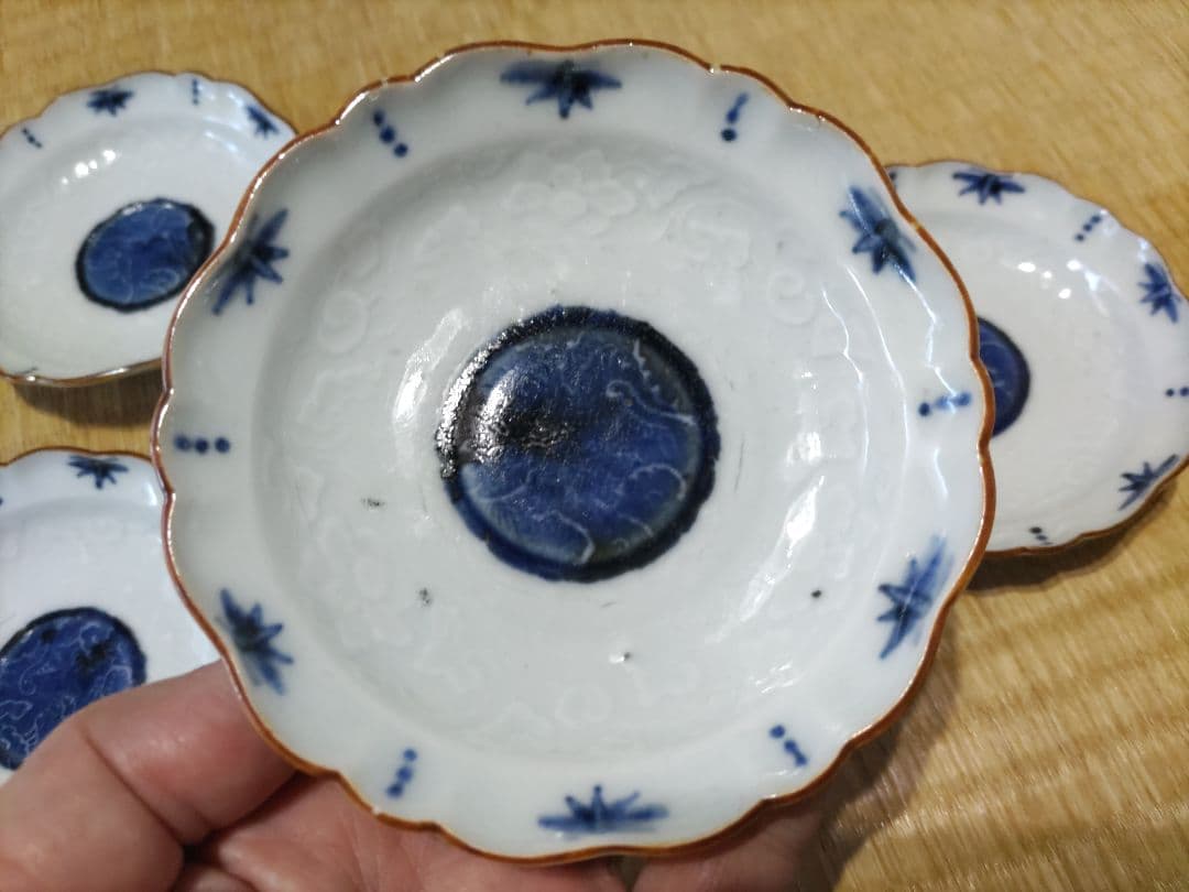 古伊万里　小皿（５枚）11㎝　上手品・陽刻・口錆・染付・雨龍・蜂？
