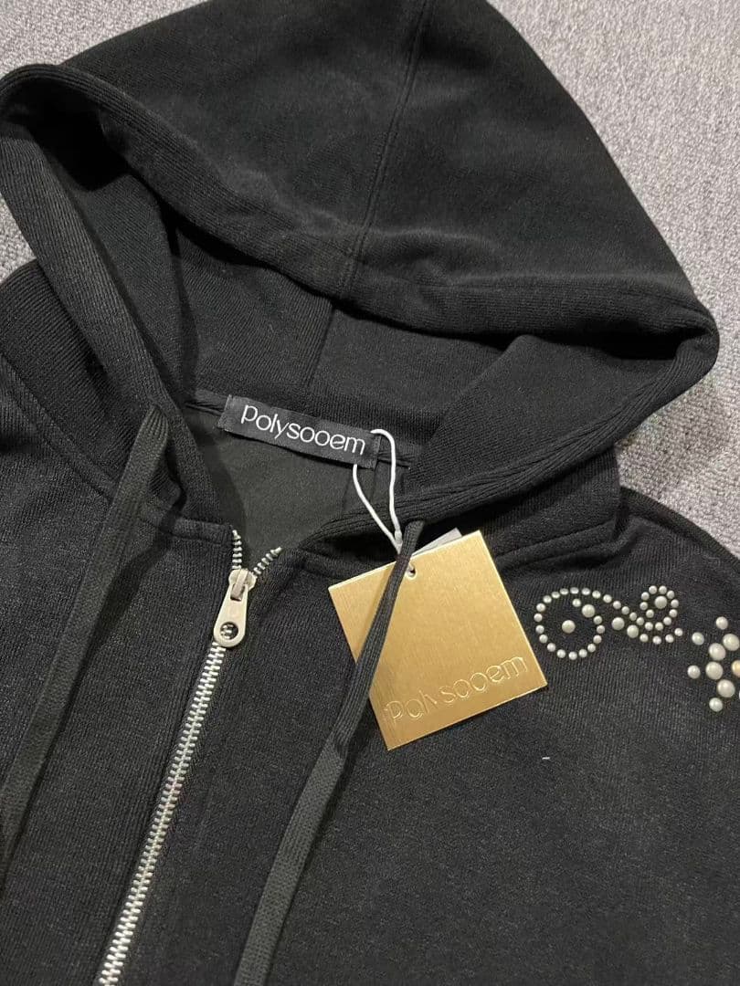 polysooem フード付きブラックパーカー