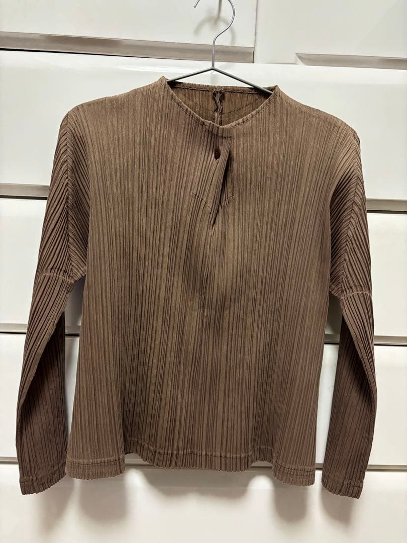 お値下げ✴︎プリーツプリーズ　長袖トップス