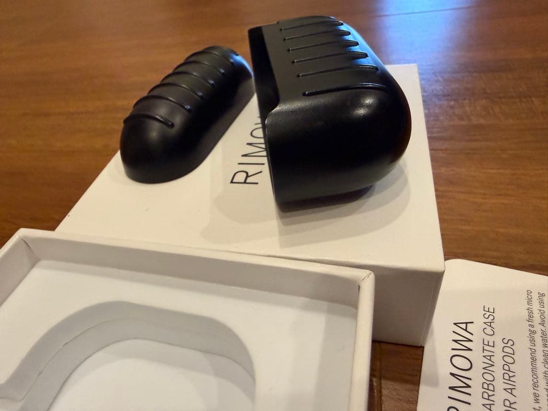 RIMOWA ポリカーボネート AirPodsケース ブラック