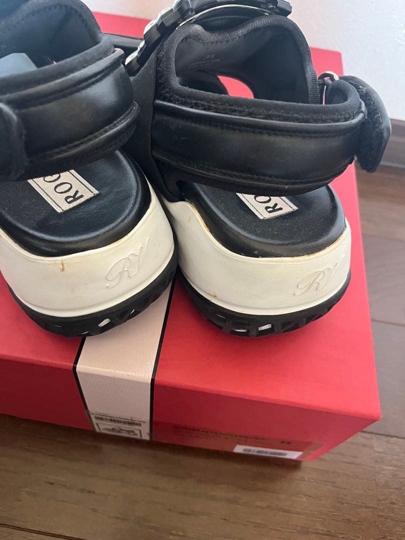 mii Roger Vivier ブラックスポーツサンダル