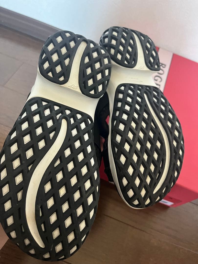 mii Roger Vivier ブラックスポーツサンダル