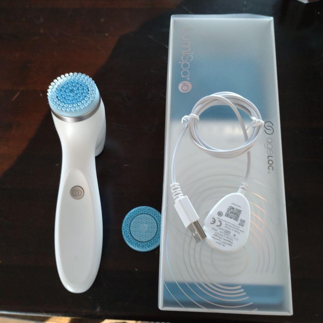 洗顔ブラシ ホワイト 交換用ヘッド付き