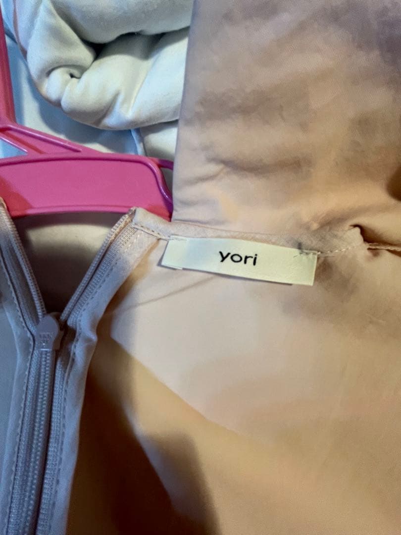 yori フラットカラーティアードブラウス