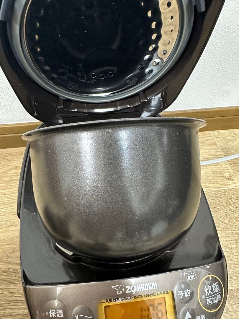 象印 ZOJIRUSHI 炊飯ジャー 極め炊き NP-GK05 2022年製