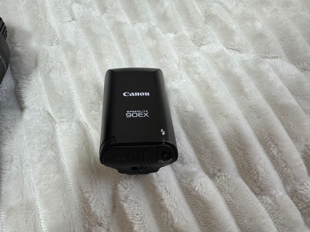 Canon EOS 9000D デジタル一眼レフ　レンズキット