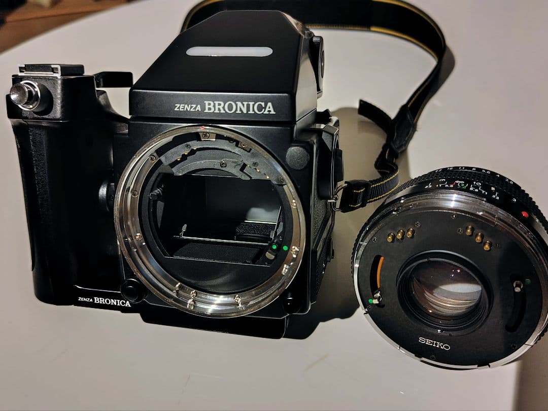 フィルムカメラ Zenza Bronica ETR Si + ZENZANON-PE 75mm