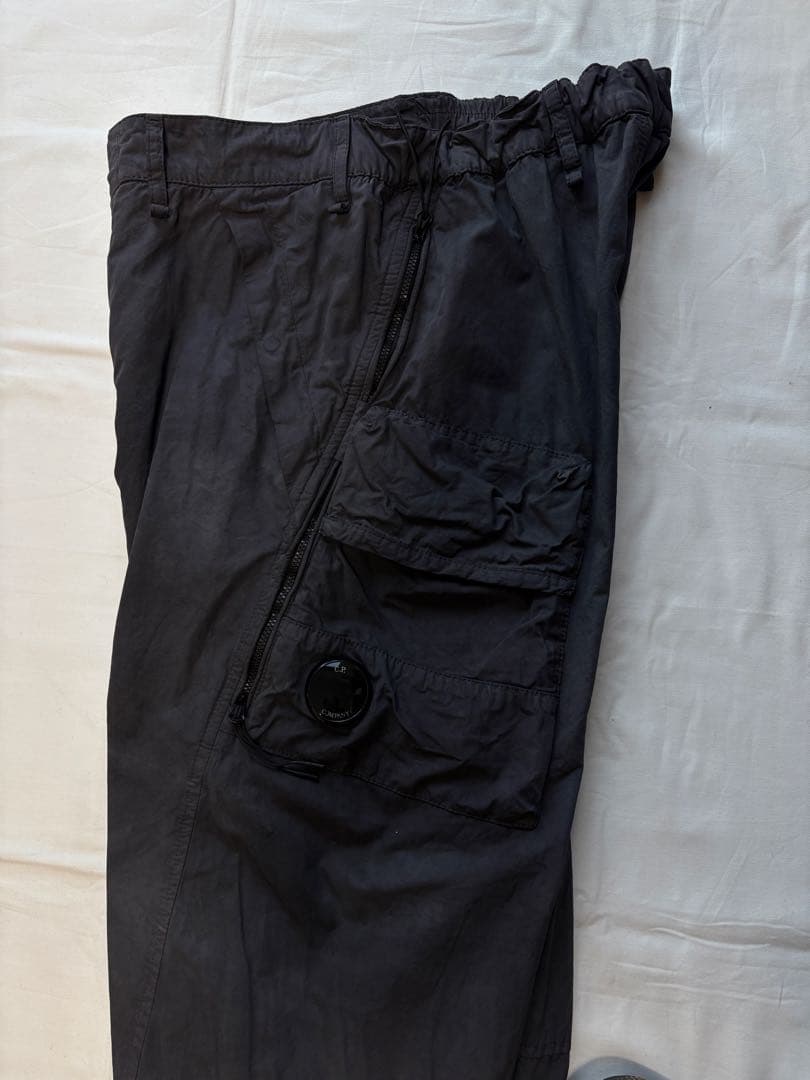 パンツ c.p.company cargo pants fade black (46)
