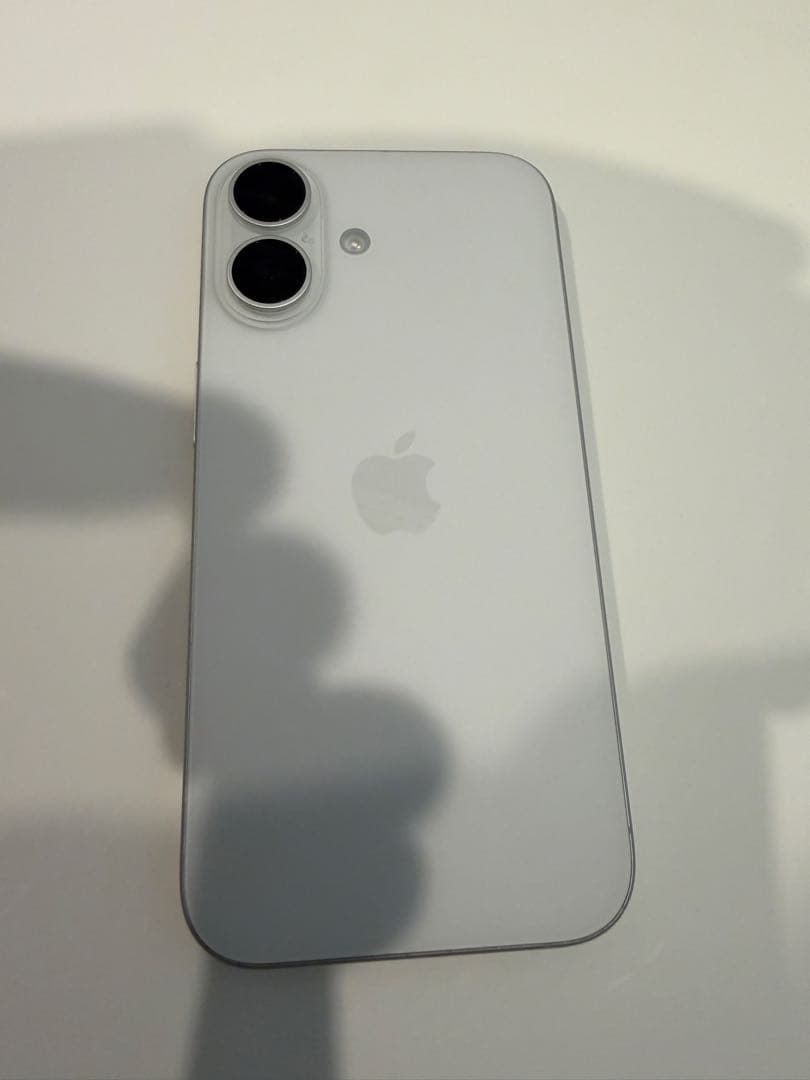Apple iPhone 16 128GB ホワイト