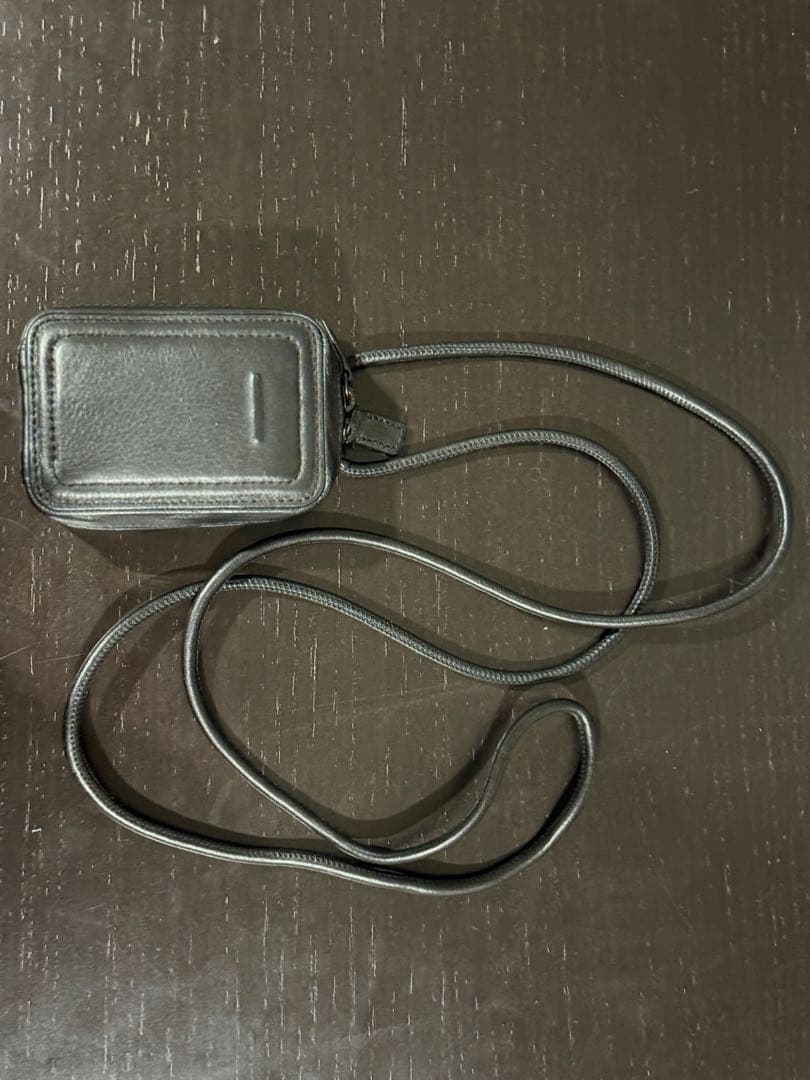 objcts.io マイクロバッグ ブラック レザー ストラップ