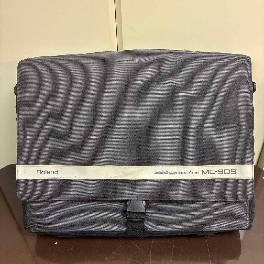 Roland MC-909 Groovebox サンプラー ケース付き