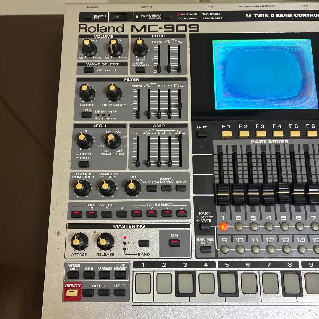 Roland MC-909 Groovebox サンプラー ケース付き