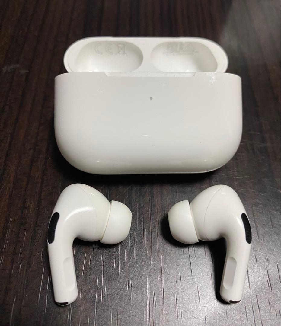 【美品】Apple AirPods Pro 第1世代イヤホン カバー付き