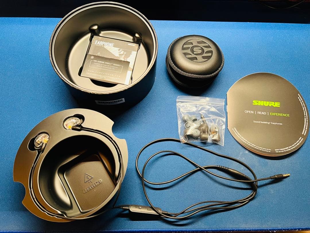 極美品　SHURE AONIC 215 SE215