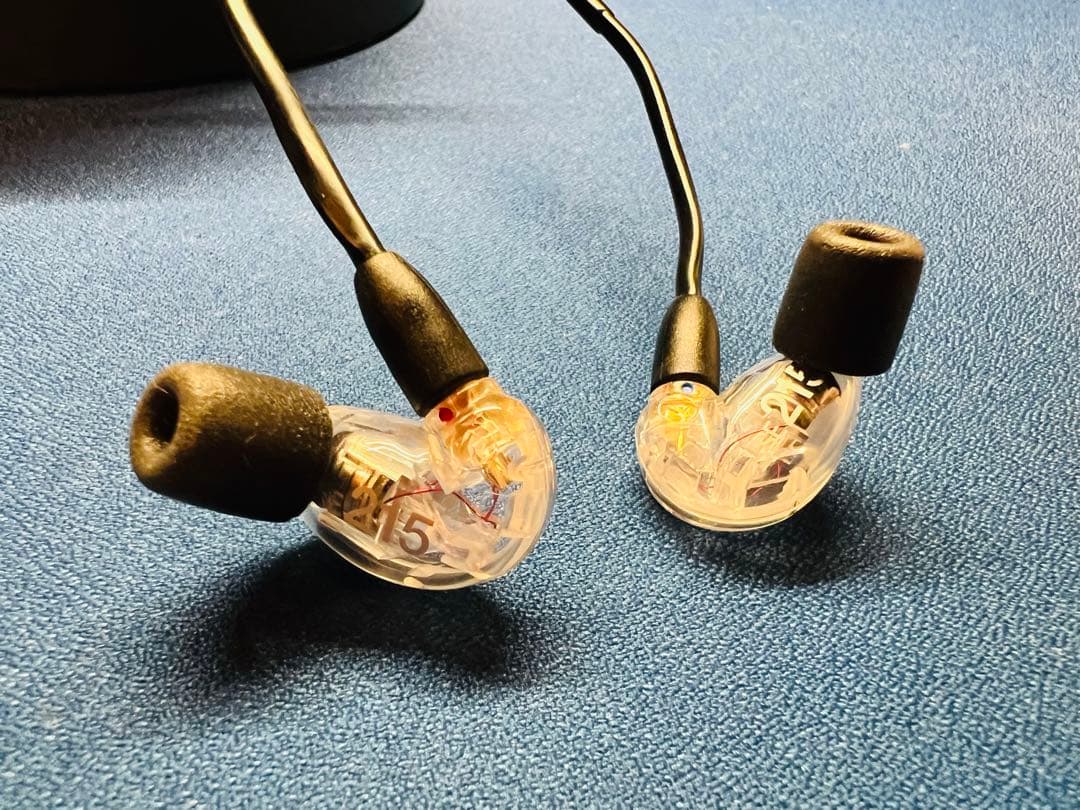 極美品　SHURE AONIC 215 SE215