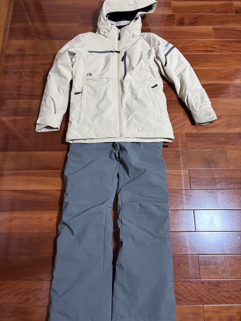 ウィンタースポーツ用ウェアセット（女性用）