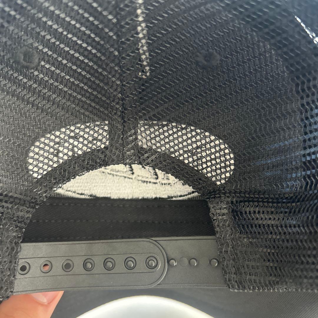 VALLAD ブラック トラッカーキャップ