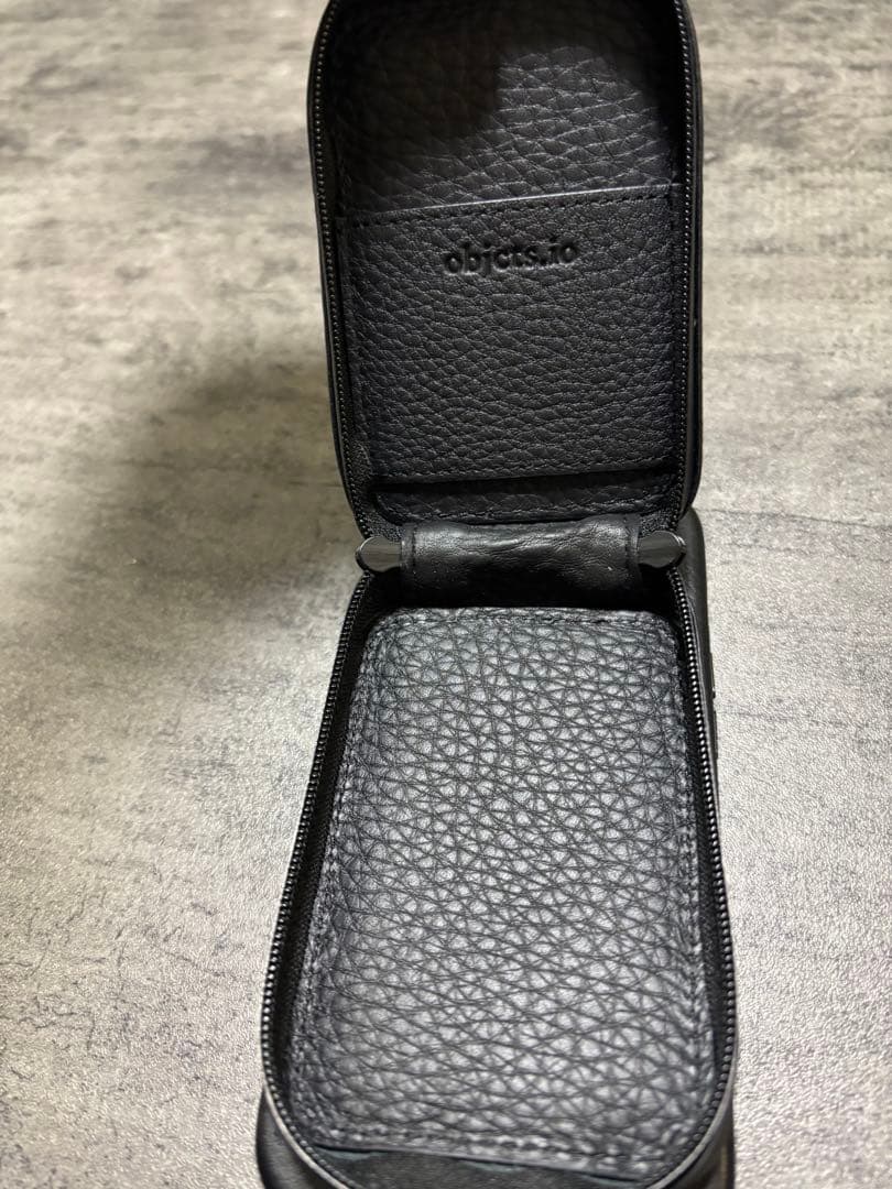 objcts.io iPhone15ケース ブラック