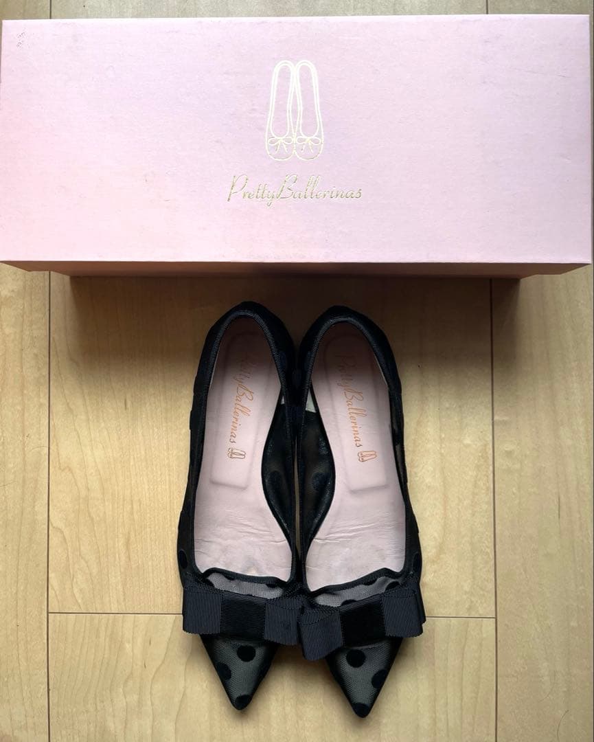 Pretty Ballerinas ブラックドット フラットシューズ
