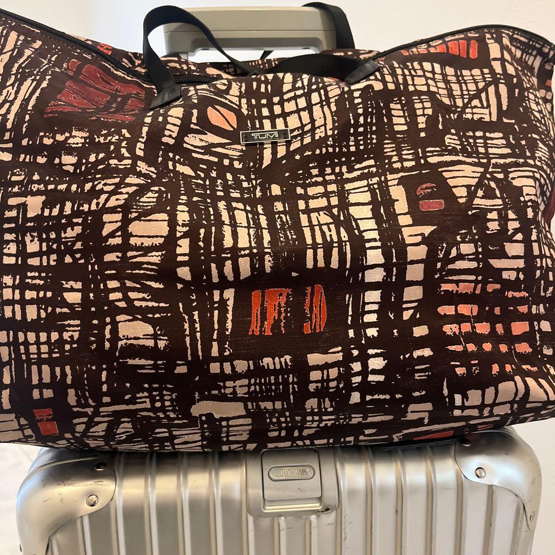 used・TUMI折畳みボストンバッグ・背にループ付き