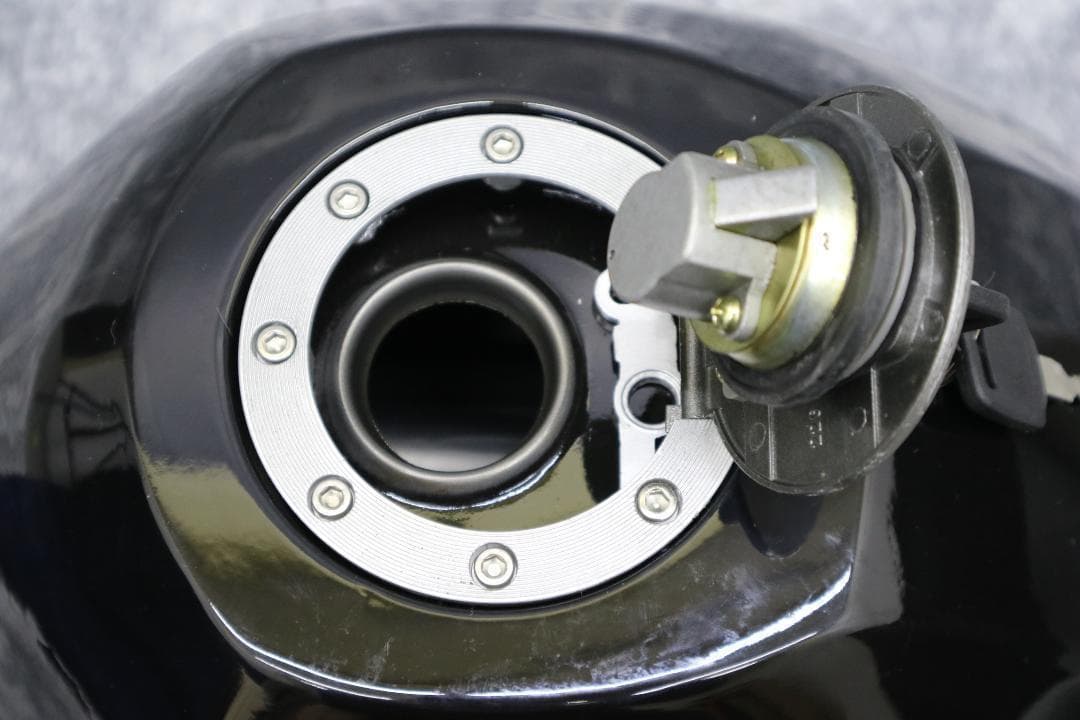 タンク エイプ 黒 コック付き/ ブラック 小型 汎用4ミニ 　新品