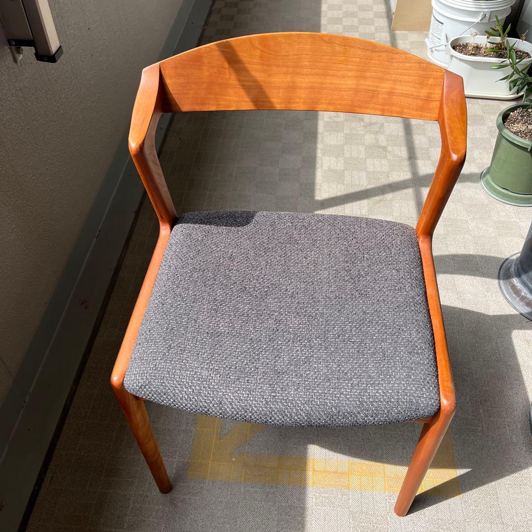 SiKIファニチャー ユナ ブラックチェリー オイル仕上げ、背面傷あり