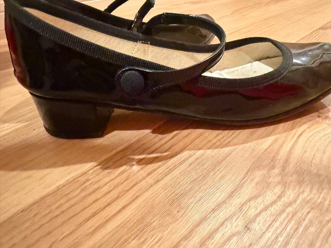 レペット　エナメル ブラック バレエシューズ ストラップ付き