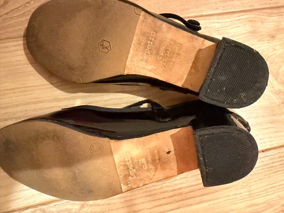 レペット　エナメル ブラック バレエシューズ ストラップ付き