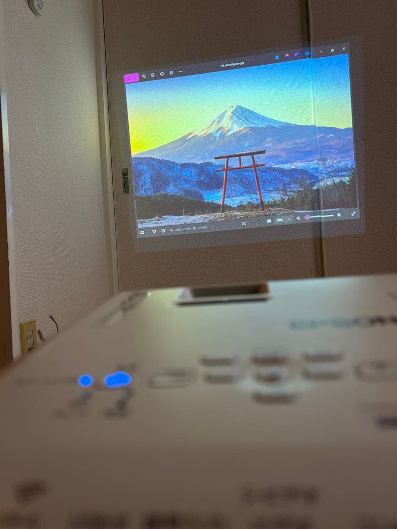 EPSON プロジェクター　EB-SO3