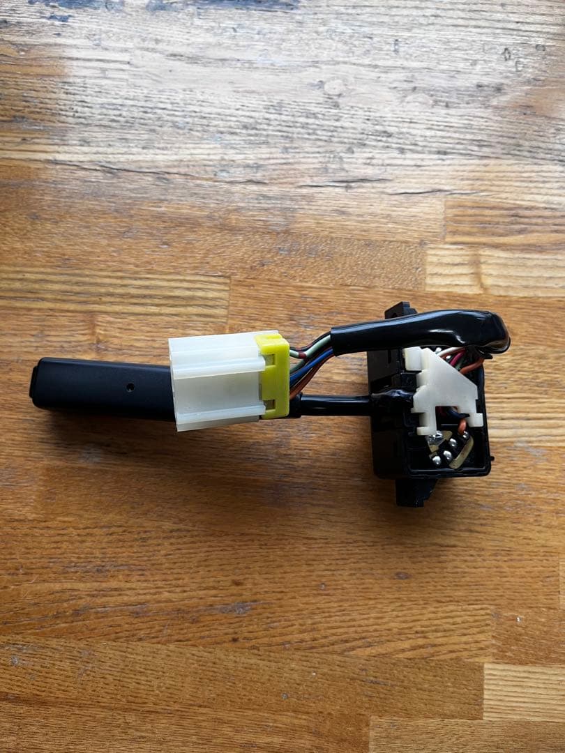 y31 雨滴感知オートワイパー用 ワイパースイッチ　美品