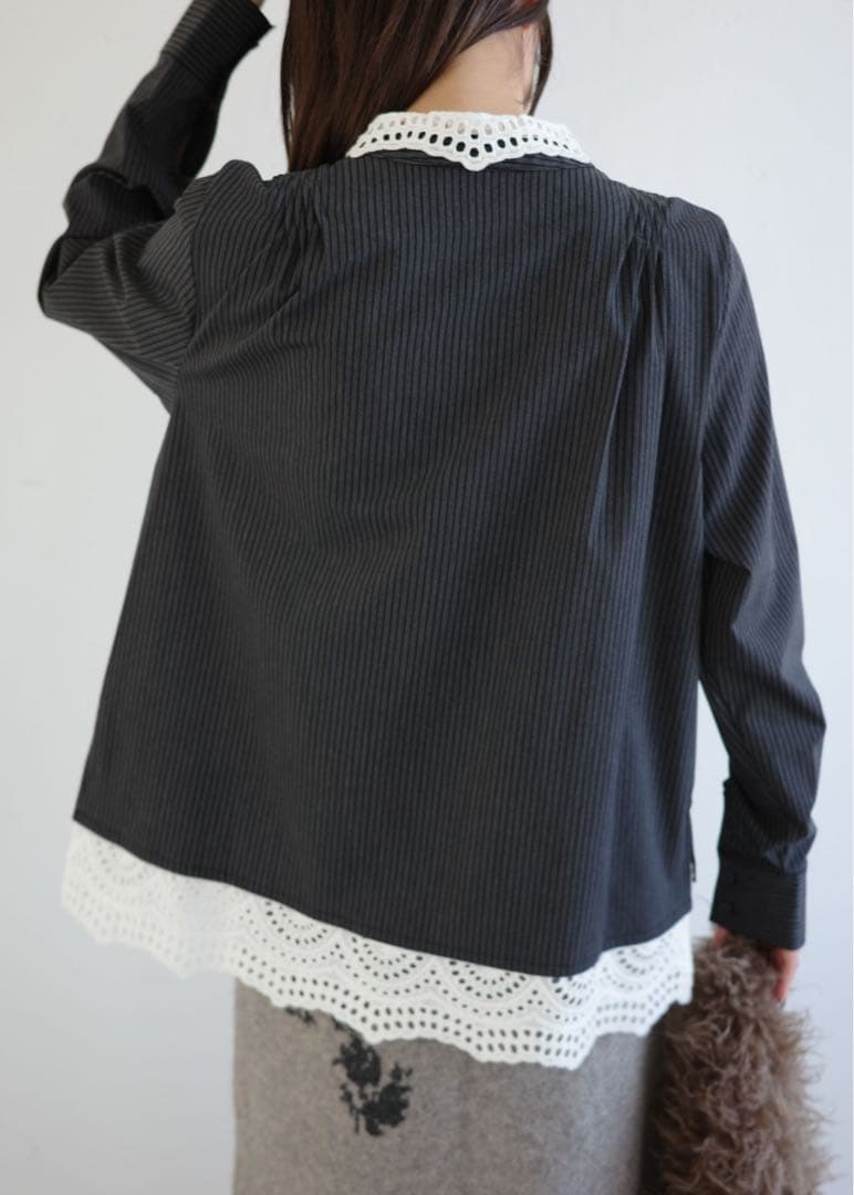 【新品未使用タグ付き】willfully　レースカラーショルダーピンタックシャツ