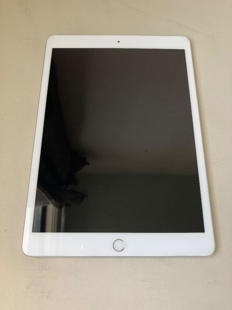 【ジャンク】iPad 第8世代 起動不可 アクティベーションロック解除済み