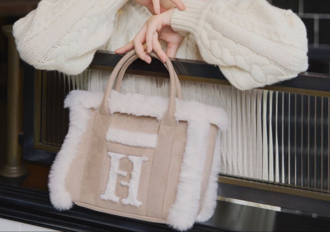 ♥新品未使用♥Herlipto バック Cozy Winter Tote Bag