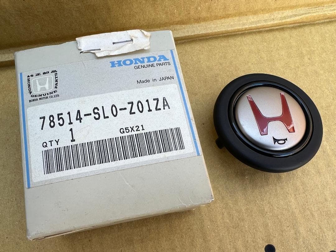 【未使用品】ホンダ NSX-R MOMO ステアリング用 ホーンボタン（純正）