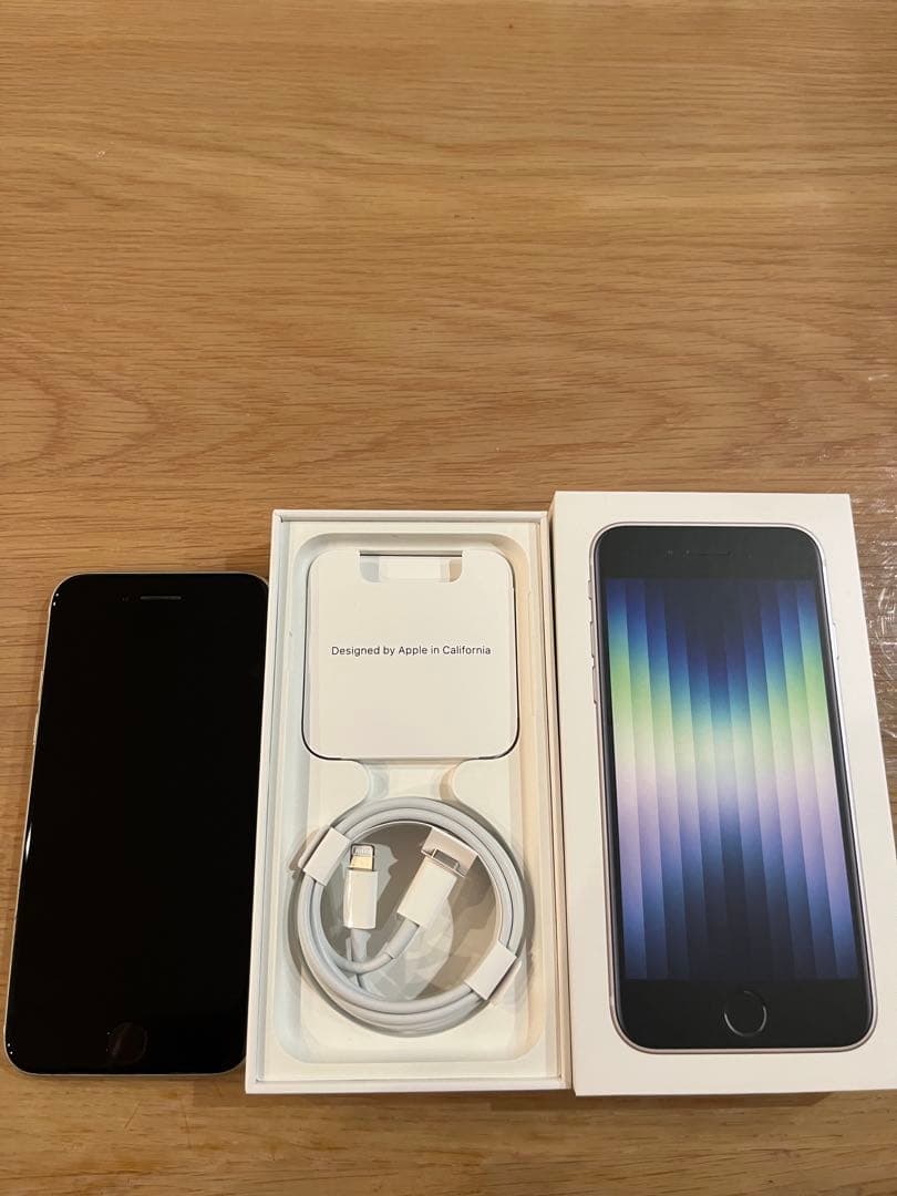 Apple iPhone SE (第3世代) ➕AirTagセット