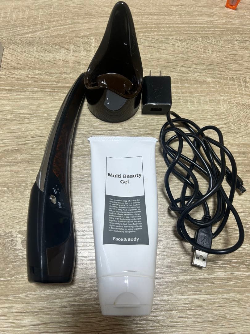 PYR パイラナイト 美顔器