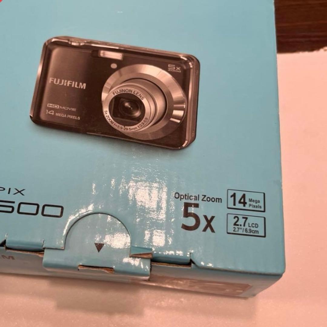 レトロコンデジ　FINEPIX AX600 シルバー　単三電池稼働ファインピクス