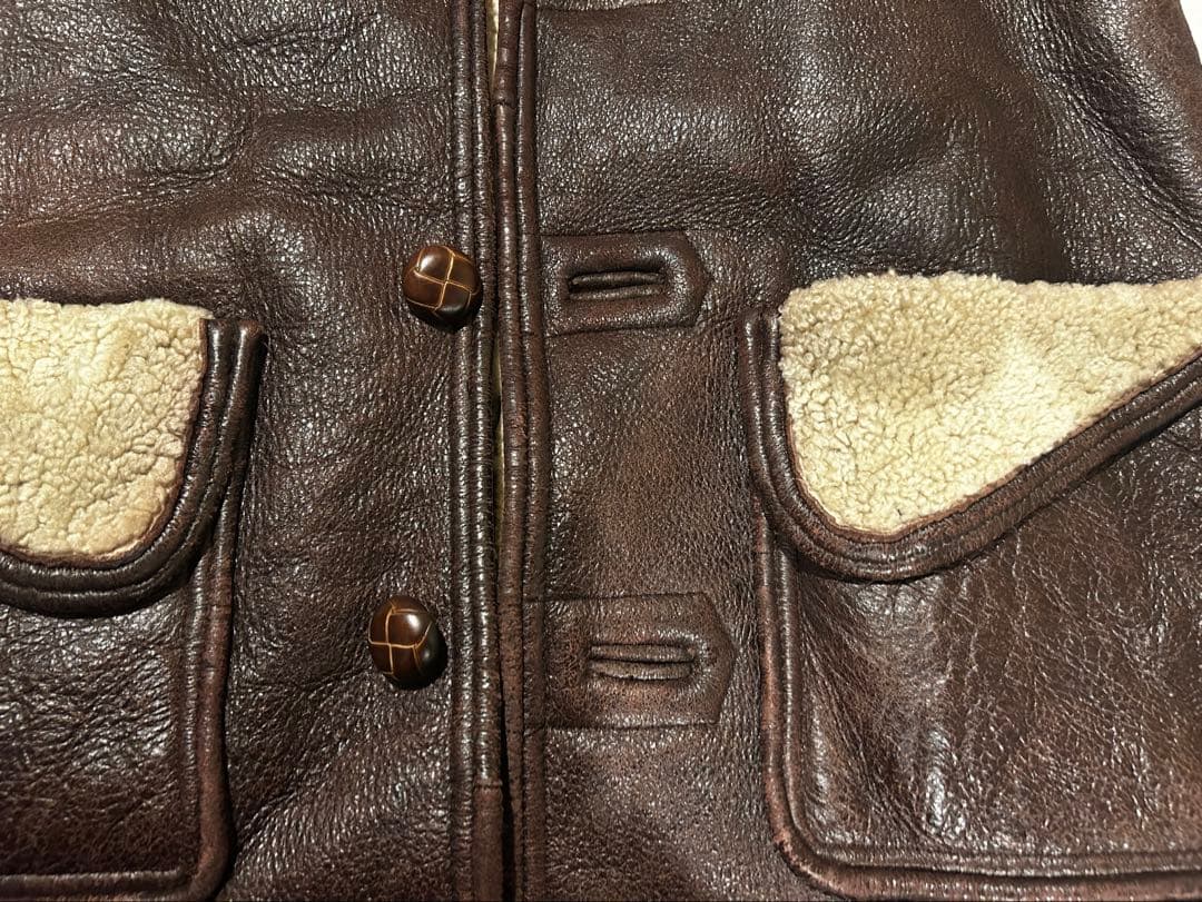 リアルムートン レザーベスト