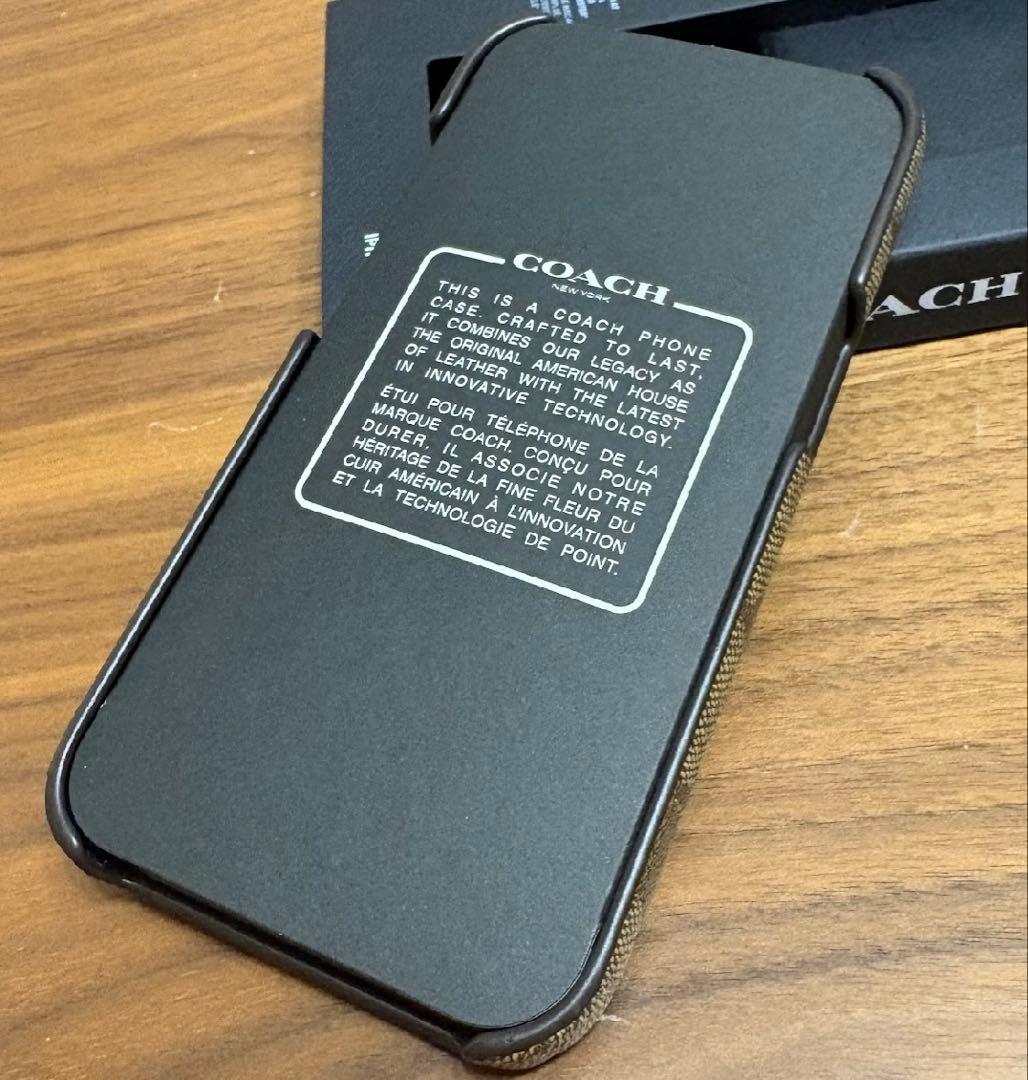 COACH コーチ　iPhone15 カバー　ケース　シグネチャー　ベージュ