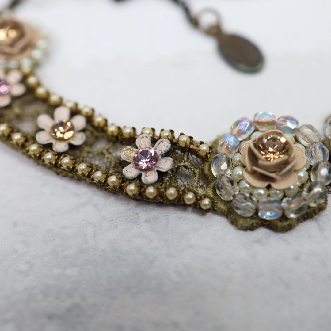 希少 ミハエルネグリン ネックレス フラワーモチーフ ラインストーン