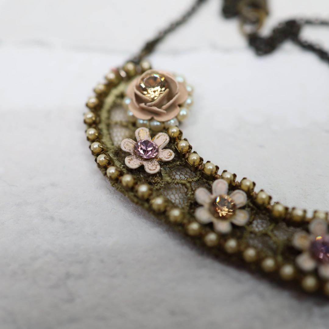 希少 ミハエルネグリン ネックレス フラワーモチーフ ラインストーン