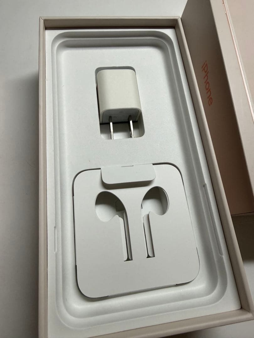 Apple iPhone 8 Plus ゴールド 本体