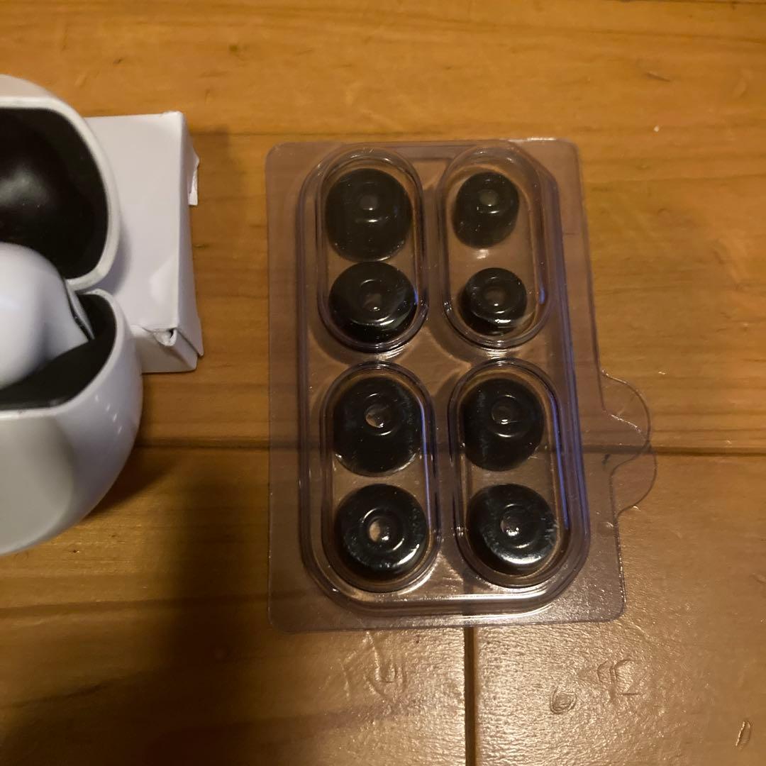 Olive ワイヤレスイヤフォン ホワイト　補聴