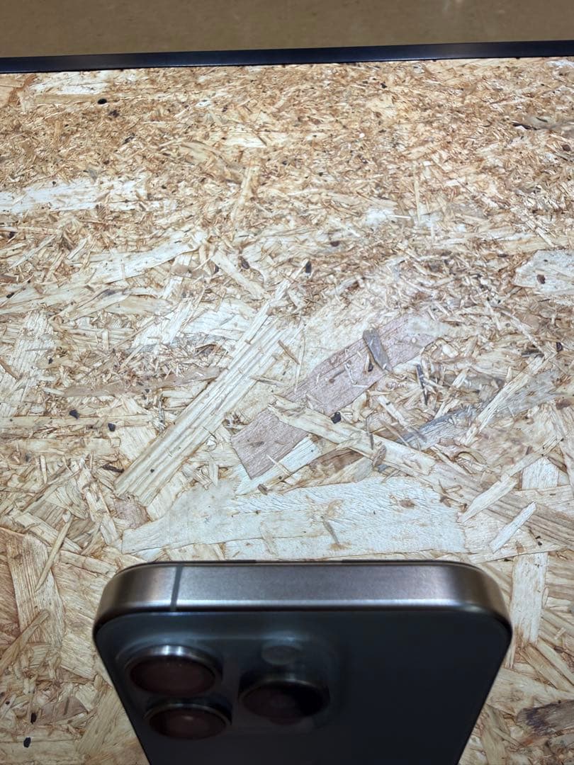 携帯電話本体 iPhone 15 pro 256gb