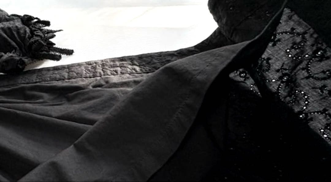 カネコイサオKANEKO ISAO コットンレース刺繍　ワンピース黒　小悪魔