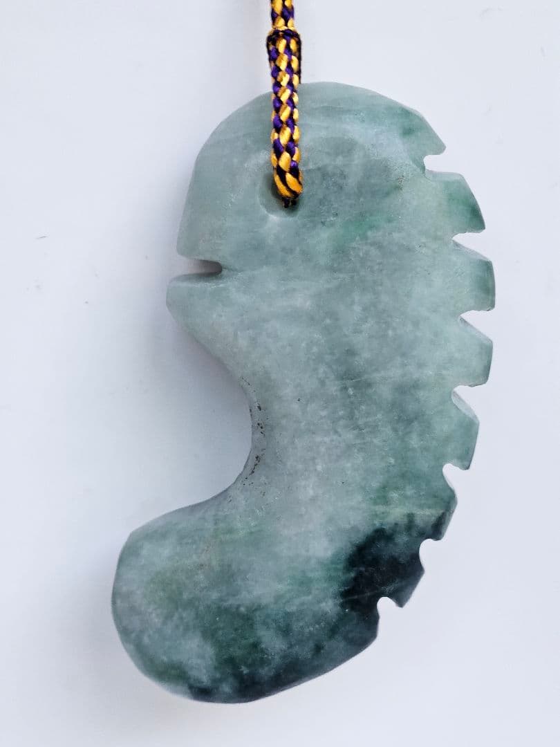 超特大 獣型 薙鎌 翡翠勾玉　　☆28,000円☆