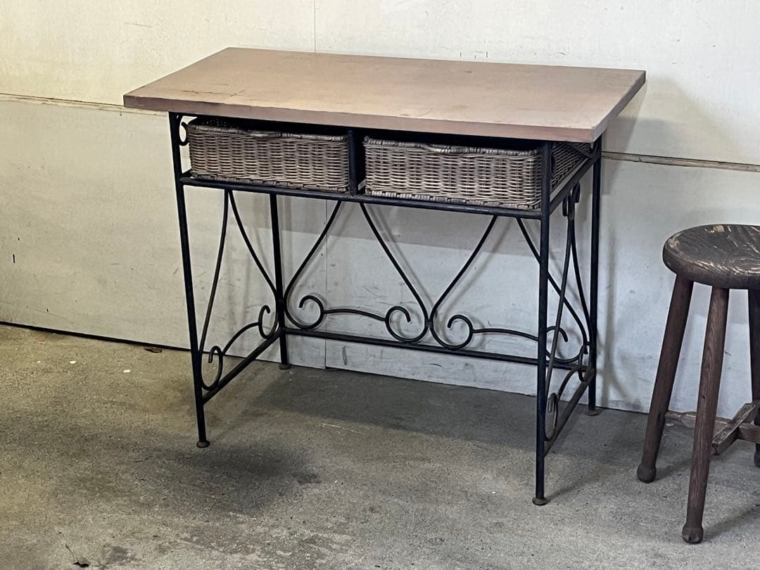 あ**様 古い鉄枠の机 ラタン引出し作業台 レトロテーブル