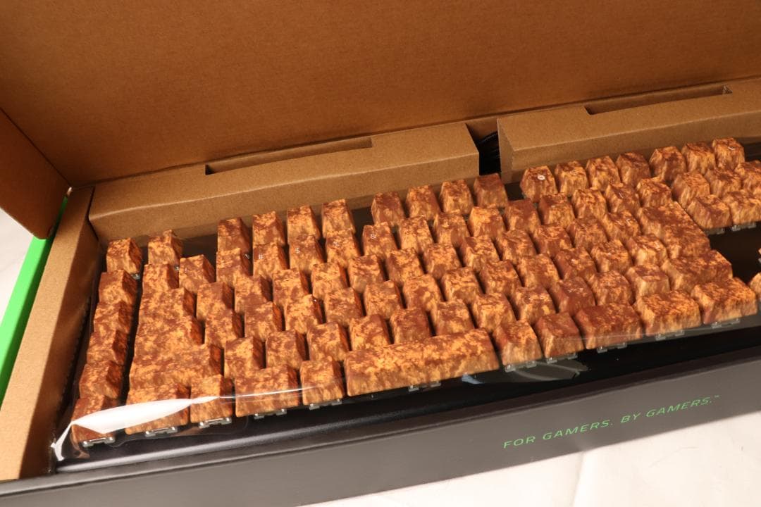 Razerゲーミングキーボード　Noodleクエスト　カップヌードル コラボ商品