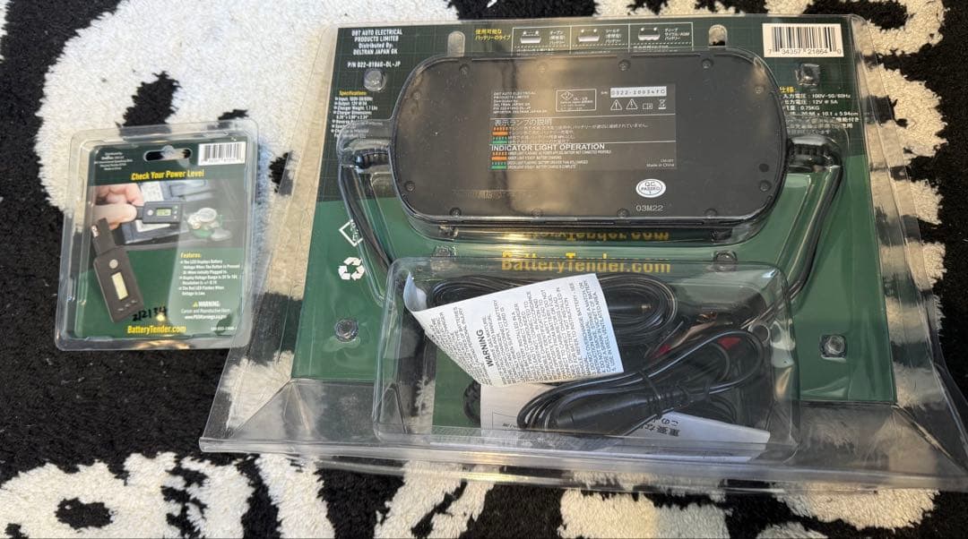 Battery Tender 5A バッテリーチャージャー&電圧インジケーター