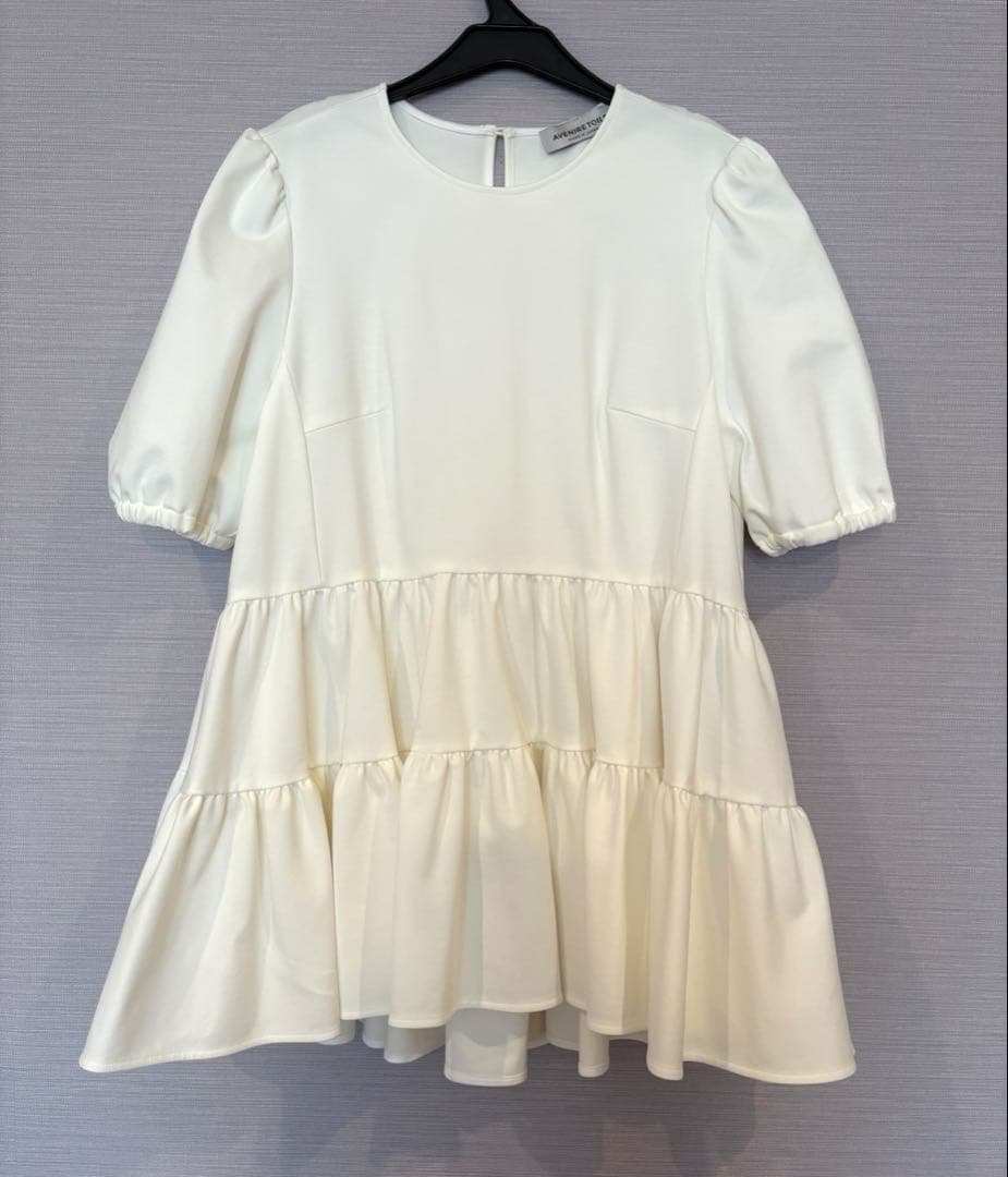 【新品未使用】アベニールエトワール　ギャザー切替パフスリーブカットソー